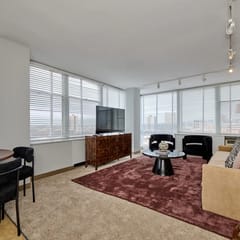Spacious 3BR Sleeps 8 | 5 Min to McCormick | Gym + Rooftop