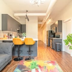 Stylish friendly 3BR Suite | Near McCormick