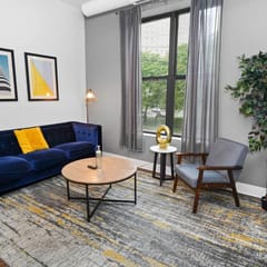 Cozy Chicago Smoke Ok 3BR Suite | Near McCormick
