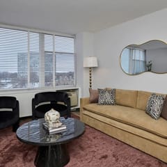 Skyline Views 1BR Near * Dunbar Park Lake Meadows