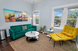 Cozy & Stylish 2BR Family Oasis Irving Park