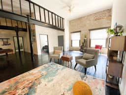 Luxury 5BR South Loop Near McCormick + Pool Table