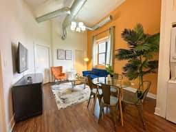 McCormick Cozy 3BR | Optional Parking