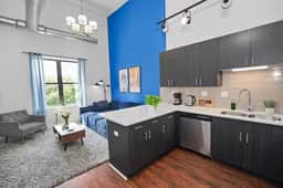 Modern 3BR  420 Friendly Near McCormick & Lakefront