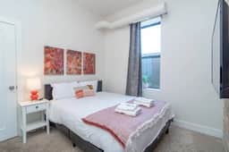Modern 3BR Smoke Ok Near McCormick & Soldier Field