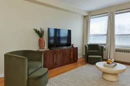 Lakeview Escape Near Lake + City Access+ Wi-Fi
