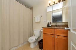 Lakeview Escape Near Lake + City Access+ Wi-Fi