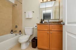 Lakeview Escape Near Lake + City Access+ Wi-Fi