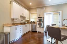 Luxury 4BR 4-Story Chicago Villa | Prime Gold Coast