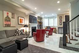 Luxury 4BR 4-Story Chicago Villa | Prime Gold Coast