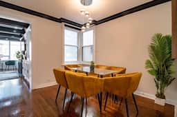 Modern 4BR | Gold Coast Duplex with Jacuzzi + Balcony