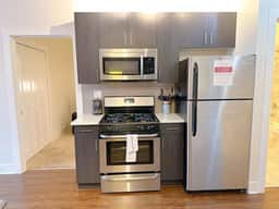 Smoke Ok 2BR Chicago Retreat | Near McCormick