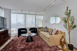 Spacious 3BR Sleeps 8, 5 Min to McCormick *Gym + Rooftop