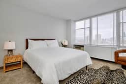 Spacious 3BR Sleeps 8 | 5 Min to McCormick + Gym + Rooftop