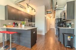 Spacious 3BR Smoke Ok | McCormick UIC Campus