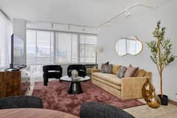 Spacious 3BR | Near Mccormick + City View