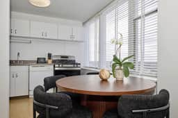 Spacious 3BR | Near Mccormick + City View
