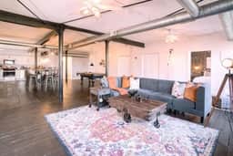 Spacious 4BR Suite Near McCormick & Soldier Field