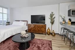 Studio Near McCormick & Downtown | Work Ready