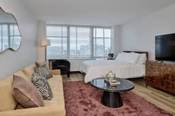Studio Near McCormick & Downtown | Work Ready - Image 2