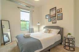 Stylish friendly 3BR Suite Near McCormick