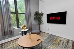 Cozy Chicago Smoke Ok 3BR Suite | Near McCormick