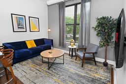 Cozy Chicago Smoke Ok 3BR Suite Near McCormick - Image 2