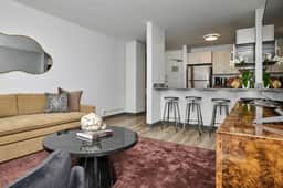 Skyline Views 1BR Near Dunbar Park & Lake Meadows