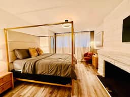2BR Near Oak Street Shopping Chicago Gold Coast