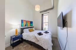 3BR Oasis Near UIC & McCormick | Smoke OK