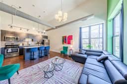 3BR Oasis Near UIC & McCormick | Smoke OK