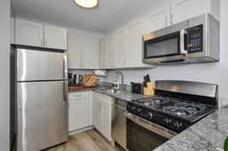 City Views Escape Modern 1BR *Near McCormick