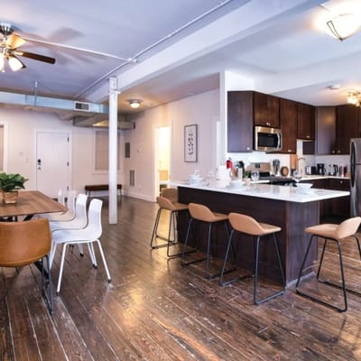 Huge 4BR Near McCormick w/ Pool Table *Sleeps 11