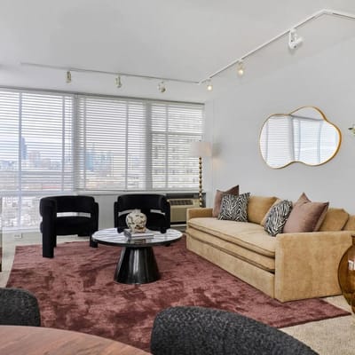 Spacious 3BR Near Mccormick + City View