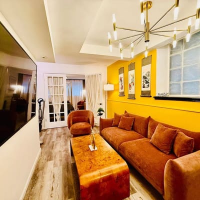 2BR Near Oak Street Shopping | Chicago Gold Coast
