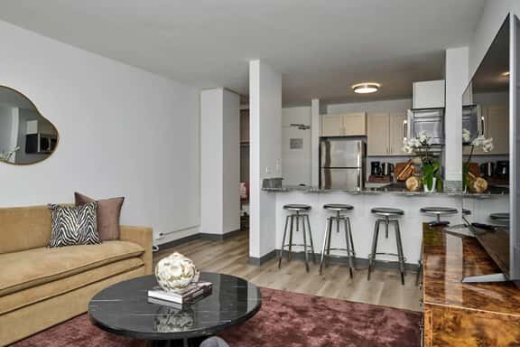 City Views Escape Modern 1BR Near | McCormick - Image 1
