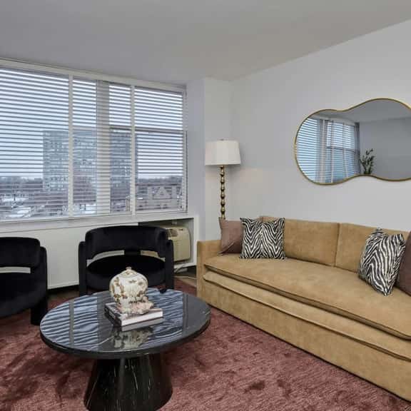 Skyline Views 1BR Near * Dunbar Park Lake Meadows - Image 1