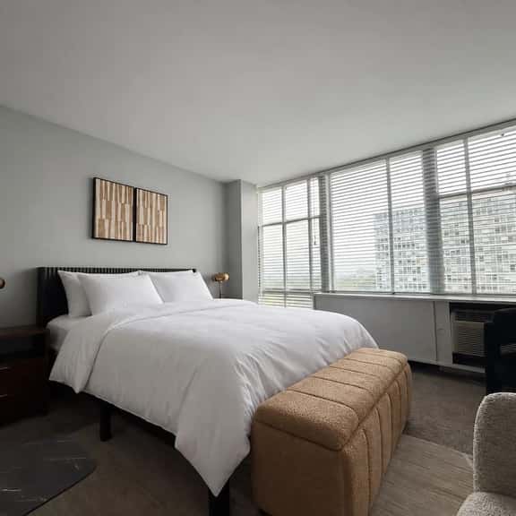 Walkable to McCormick Center/Studio/Sleeps 4 - Image 1
