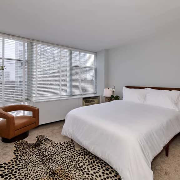 Studio near McCormick Pl w/ Gym & Wi-fi - Image 1
