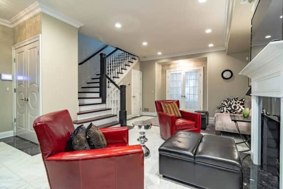Luxury 4BR 4-Story Chicago Villa *Prime Gold Coast - Image 2