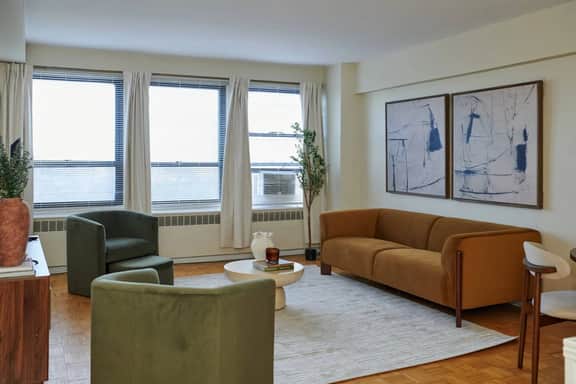 Lakeview Retreat 55” TVs *Lake Views + Walk to Lake