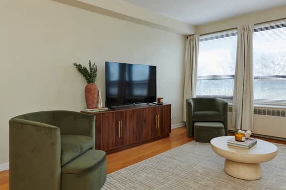 Lakeview Escape Near Lake + City Access+ Wi-Fi