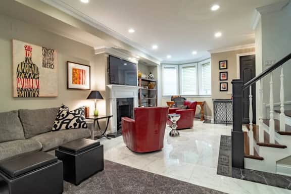 Luxury 4BR 4-Story Chicago Villa | Prime Gold Coast