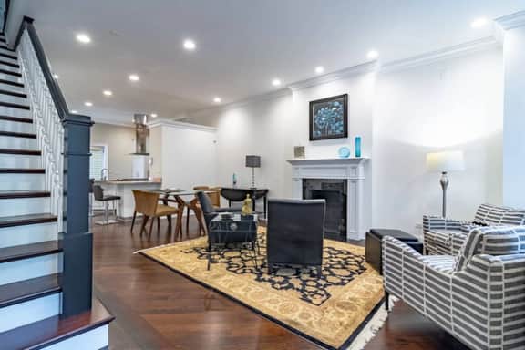 Luxury 4BR 4-Story * Chicago Villa | Prime Gold Coast - Image 4