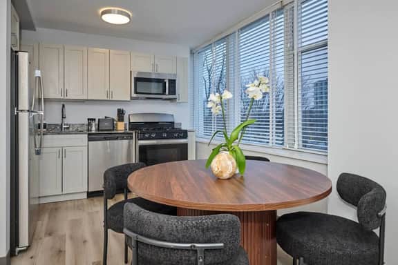 Perfect Group Stay 2BR City Views *Near McCormick