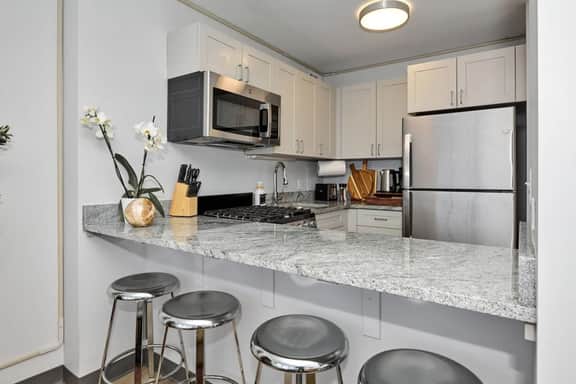 Pet-Friendly Studio *Gym & Rooftop