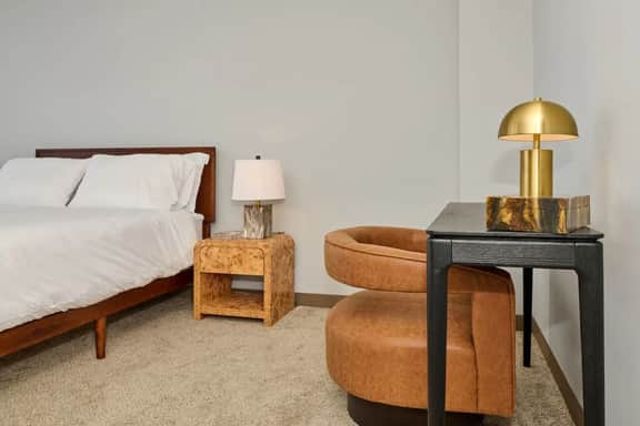 Spacious 3BR | Near Mccormick + City View