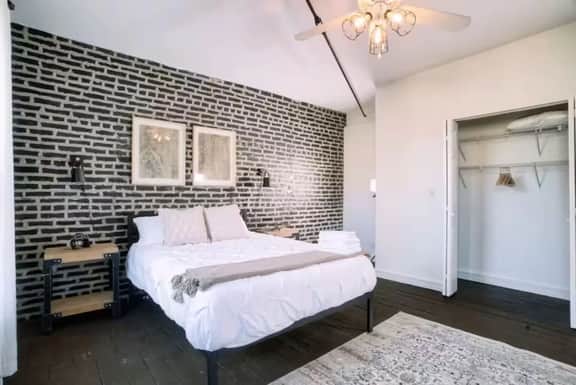 Spacious 4BR Suite Near McCormick & Soldier Field
