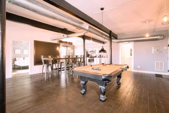 Spacious 4BR Suite Near McCormick & Soldier Field