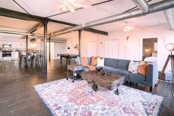 Spacious 4BR Suite Near McCormick & Soldier Field